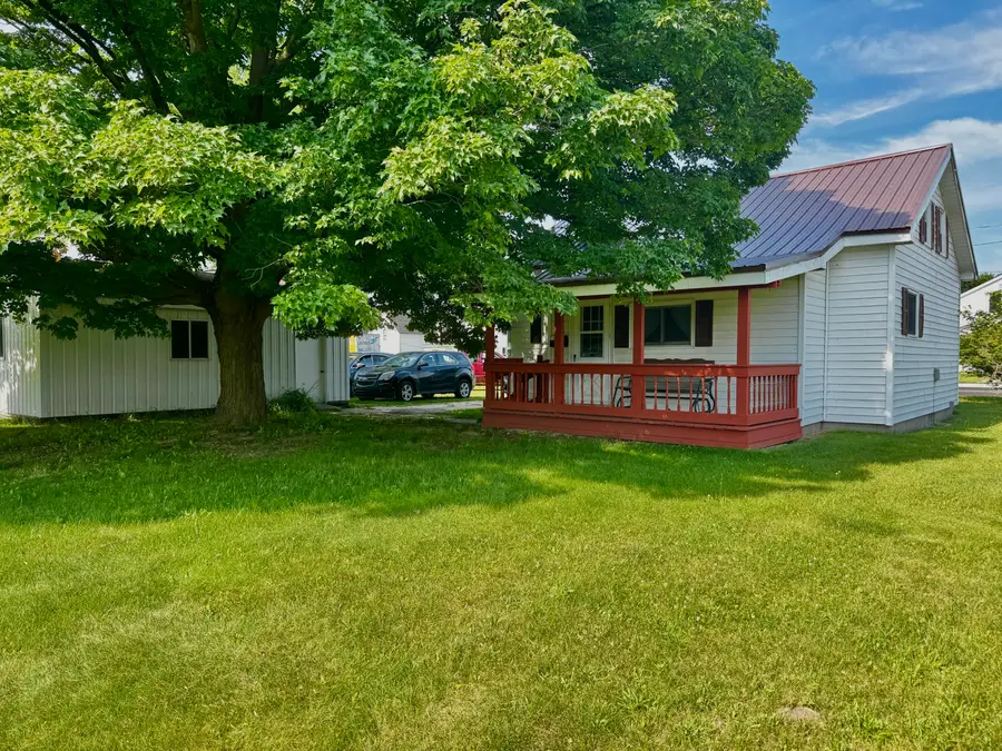 111 S Hemlock Street, Evart, MI 49631 - #2