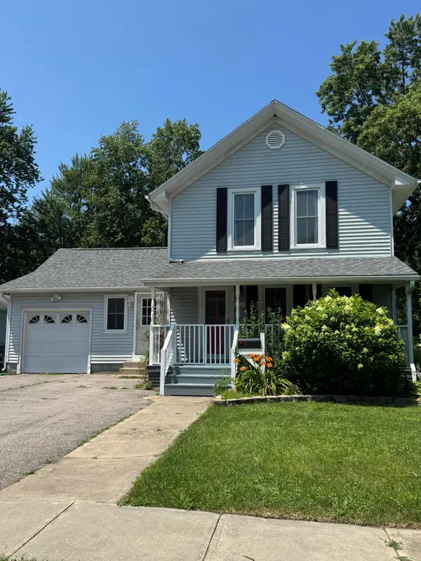 411 N Elm Street N, Three Oaks, MI 49128