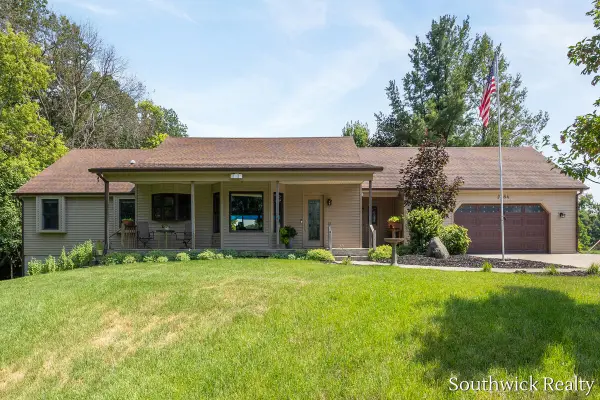 2484 Shadow Lake Court Ne, Grand Rapids, MI 49505