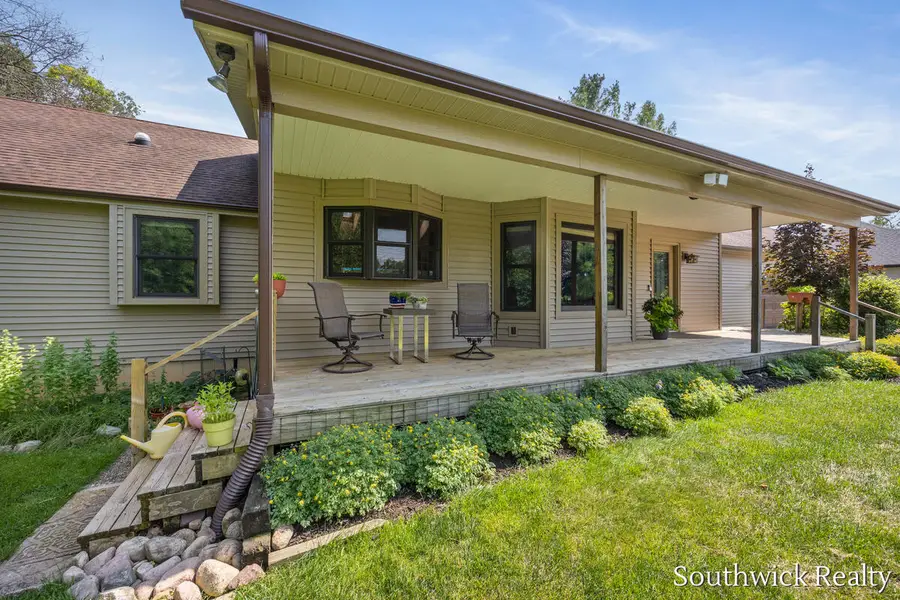 2484 Shadow Lake Court Ne, Grand Rapids, MI 49505 - #2