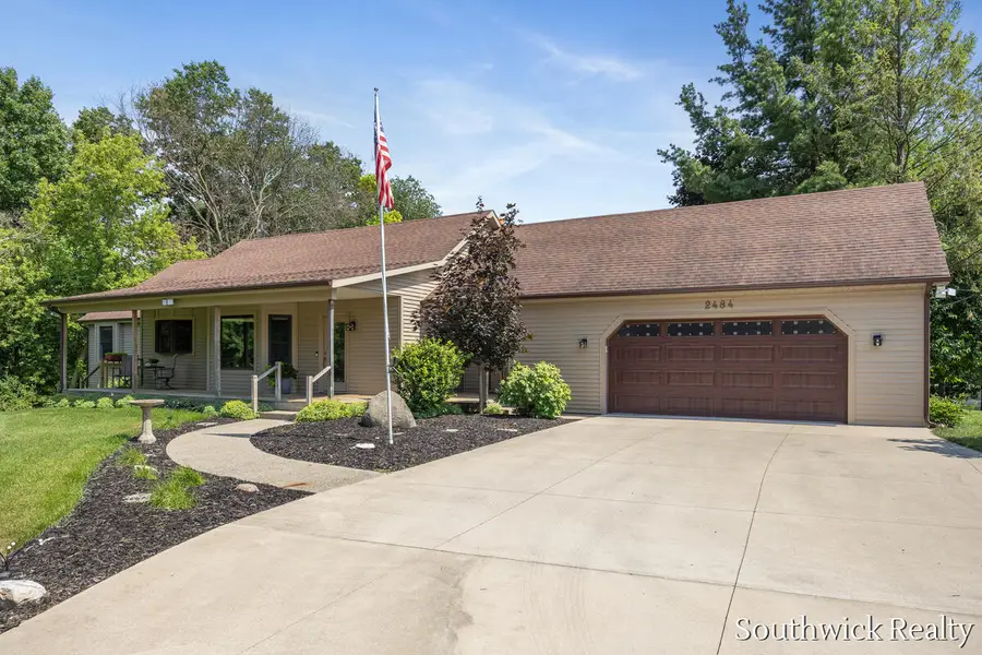 2484 Shadow Lake Court Ne, Grand Rapids, MI 49505 - #3