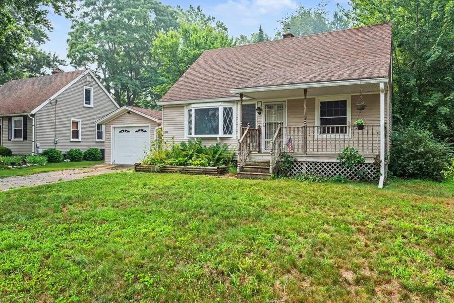 1050 Bloomfield Avenue, Plainwell, MI 49080 - #2