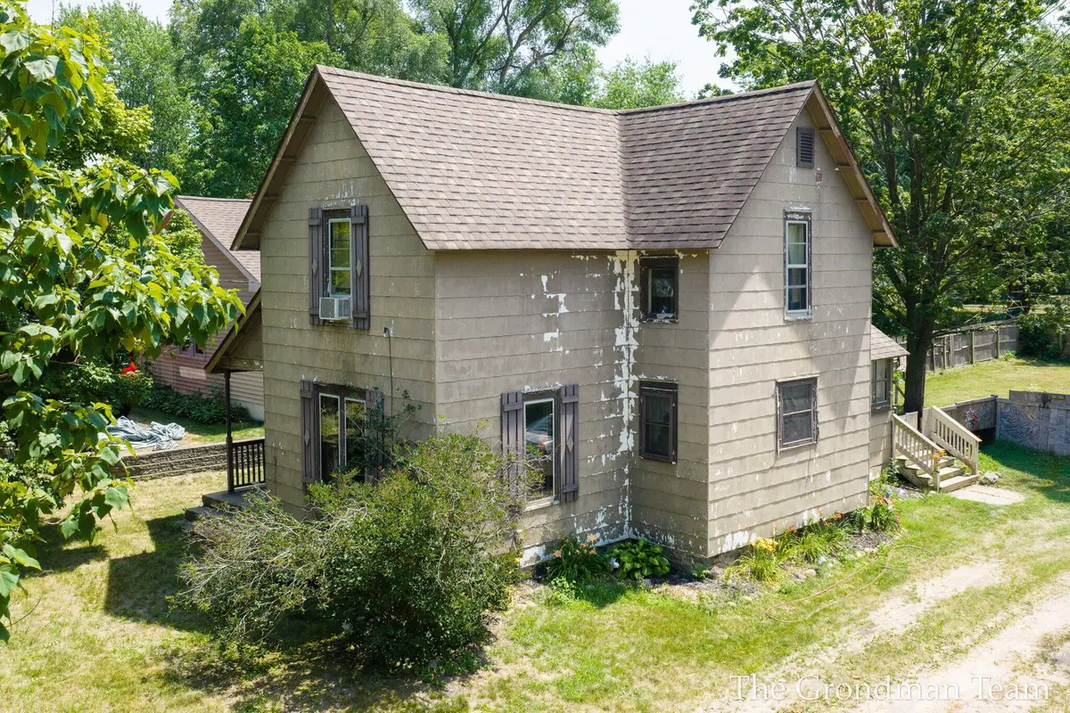 541 W Elm Street, Wayland, MI 49348 - #1