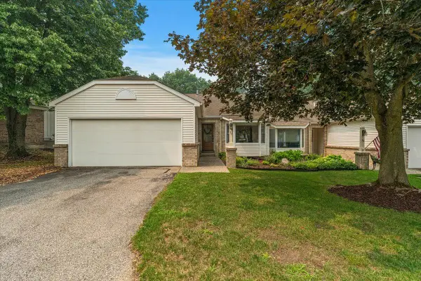 77 Skyline Circle Nw, Grand Rapids, MI 49504