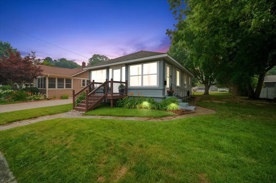 312 Sigsbee Avenue Ne, Rockford, MI 49341 - #2