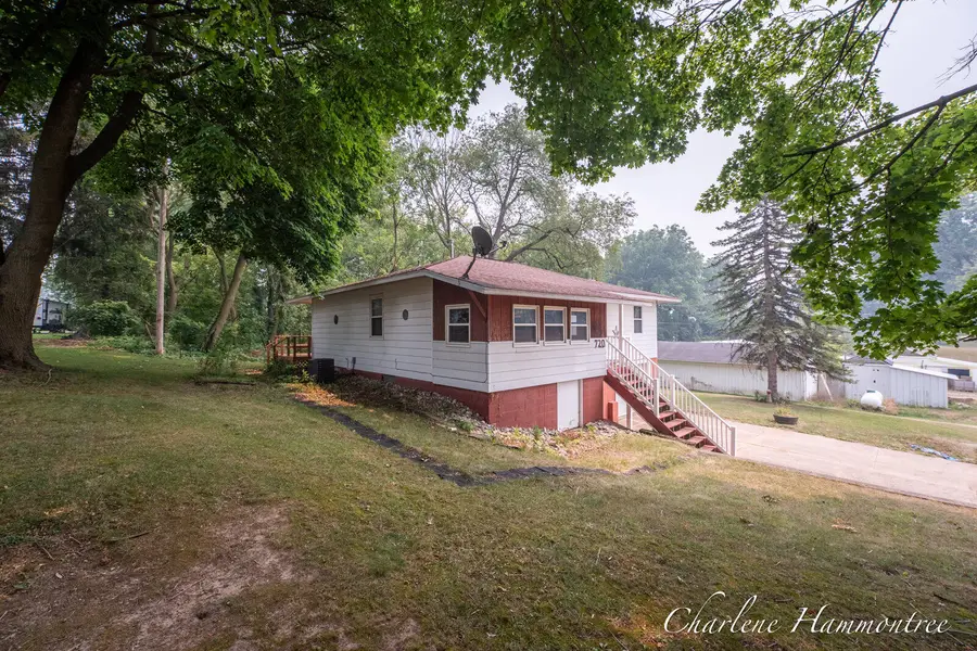 720 N King Street, Ionia, MI 48846 - #3
