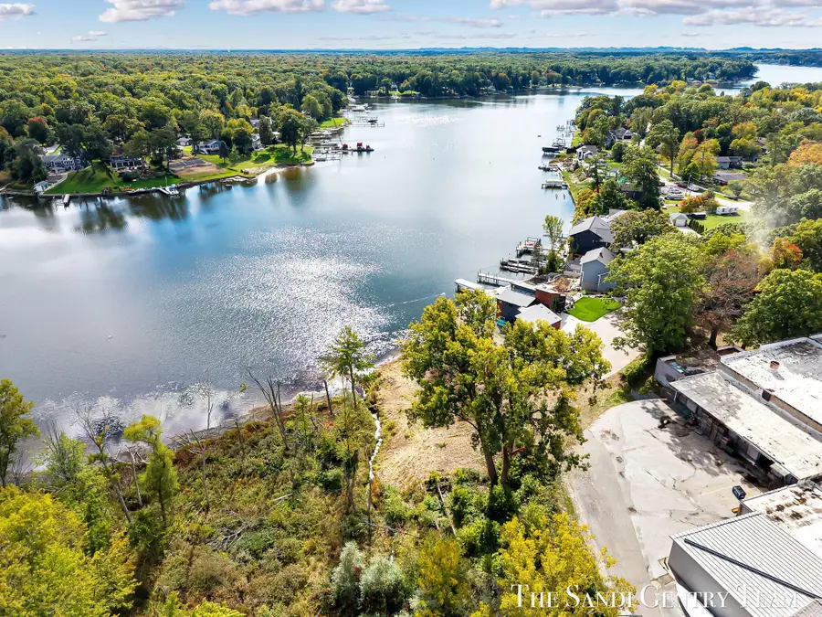 148 Lake Street, Fruitport, MI 49415 - #2