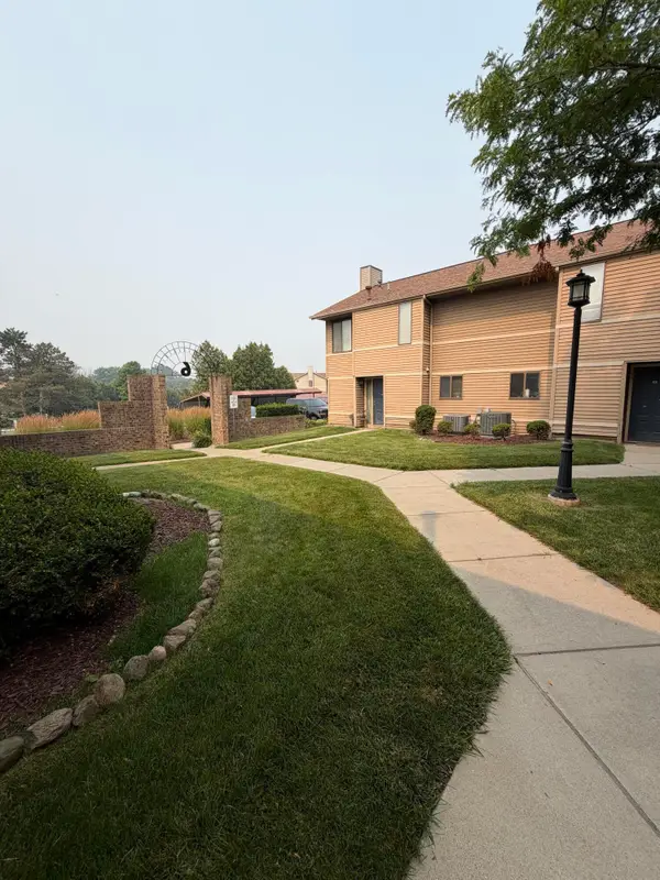 325 Briarcrest Drive, Ann Arbor, MI 48104