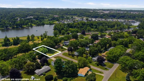 2444 Riverbend Drive, Benton Harbor, MI 49022