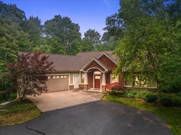 2066 Meek Drive Ne, Belmont, MI 49306