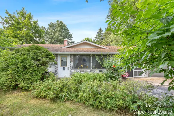 928 E Brierwood Street, Greenville, MI 48838