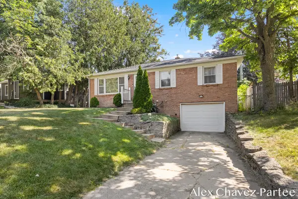 2207 Tremont Boulevard Nw, Grand Rapids, MI 49504