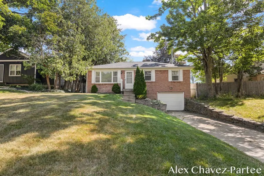 2207 Tremont Boulevard Nw, Grand Rapids, MI 49504 - #2