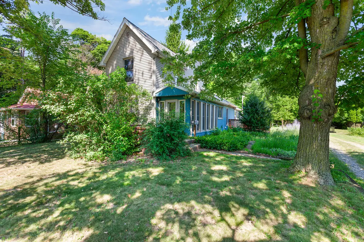 1321 N Waterloo Avenue, Jackson, MI 49202 - #1