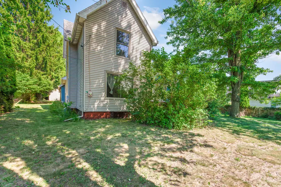 1321 N Waterloo Avenue, Jackson, MI 49202 - #3