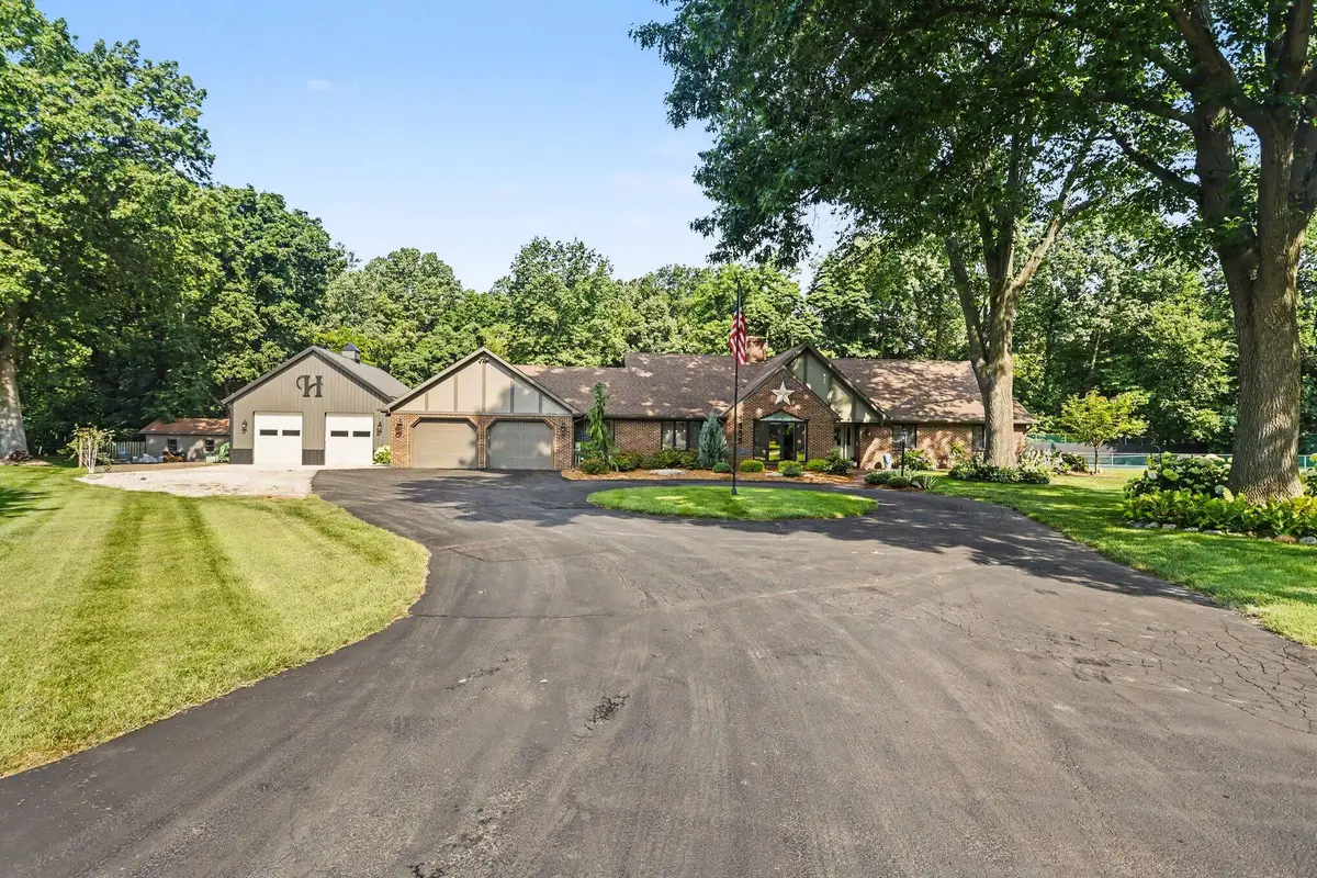 1555 Cardinal Drive, Saint Joseph, MI 49085 - #1