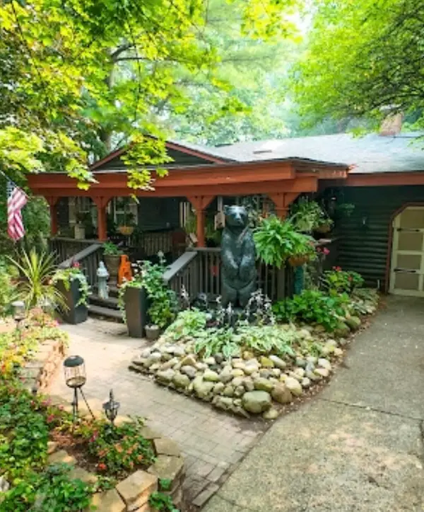 5912 English Avenue Ne, Comstock Park, MI 49321