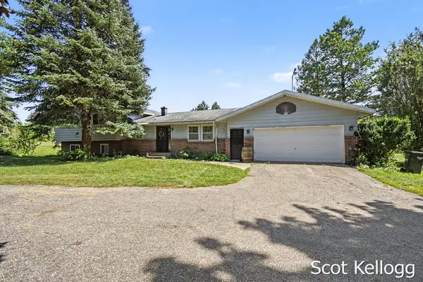 4118 16th Street, Dorr, MI 49323