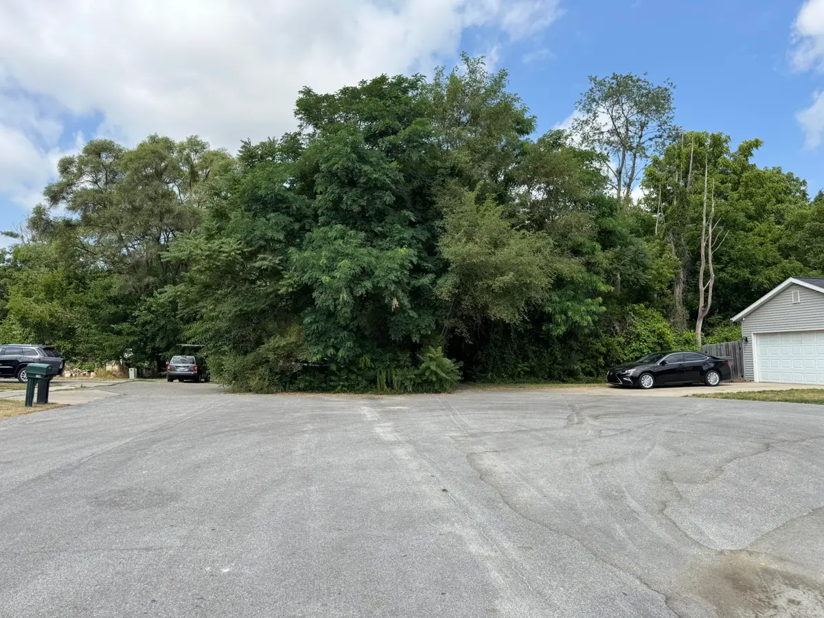 5708 Division S, Grand Rapids, MI 49548 - #1