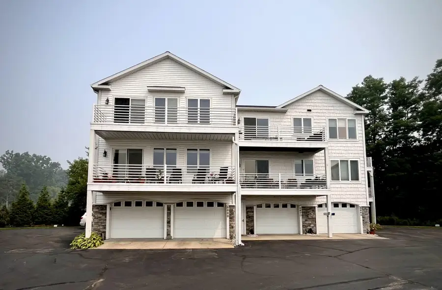 8672 Ellenwood Estates Drive #15, Montague, MI 49437 - #3
