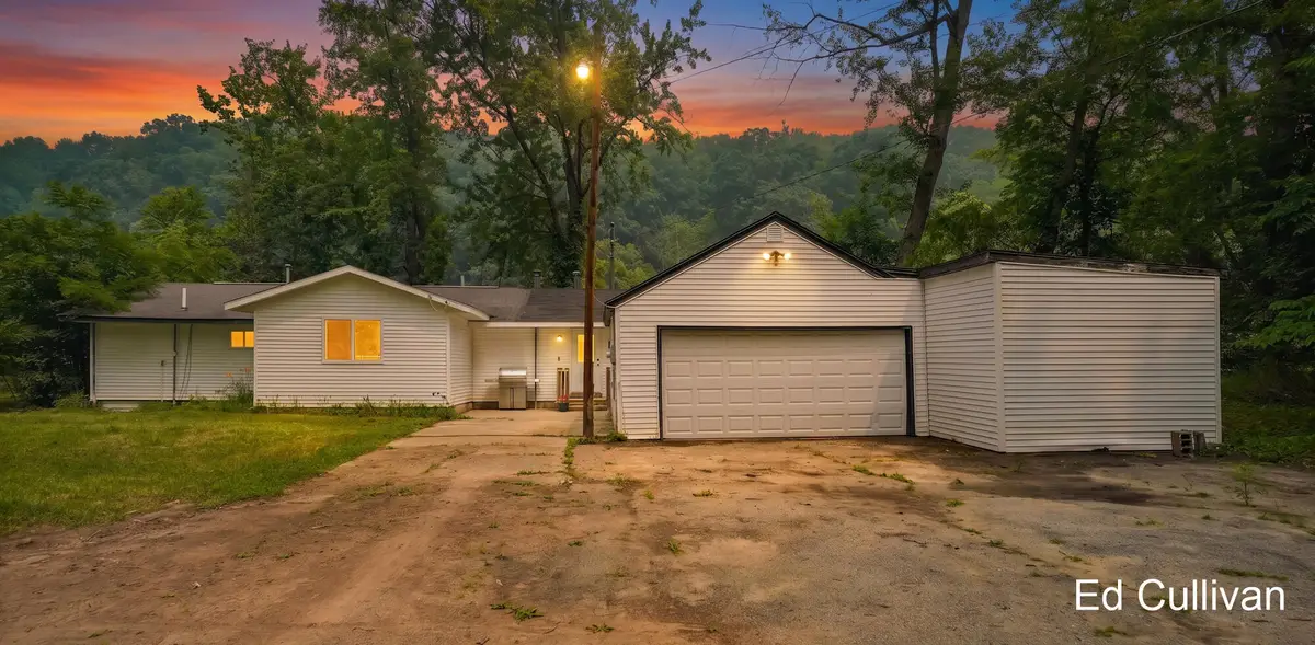 6415 W Bell Meadow Drive, Grant, MI 49327 - #1