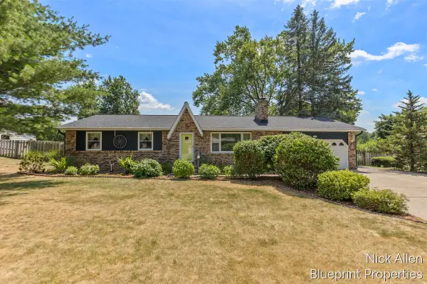 3526 Keswick Drive Ne, Belmont, MI 49306
