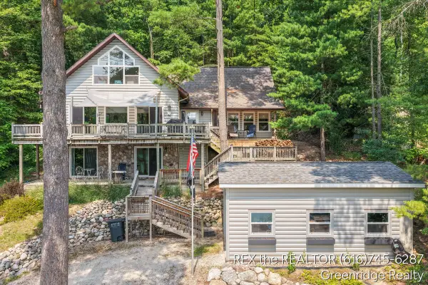 541 E Sawyer Boulevard, Newaygo, MI 49337