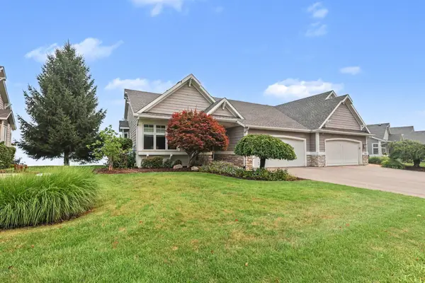 3861 Crystal Waters Lane Ne #27, Grand Rapids, MI 49525
