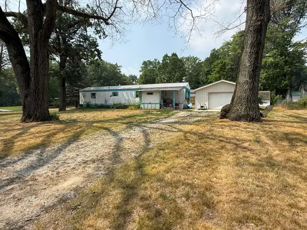 2160 Oak Ridge Drive, Farwell, MI 48622