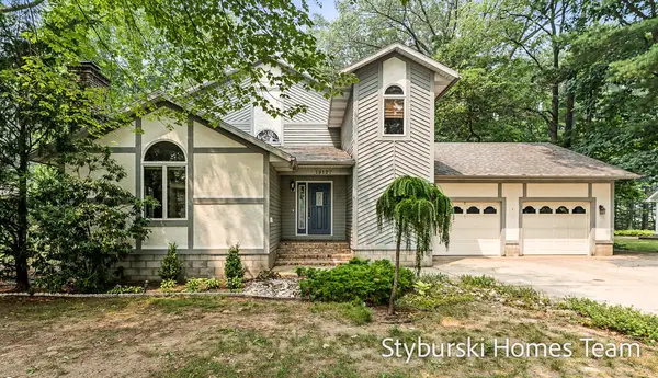 19127 W Spring Lake Road, Spring Lake, MI 49456
