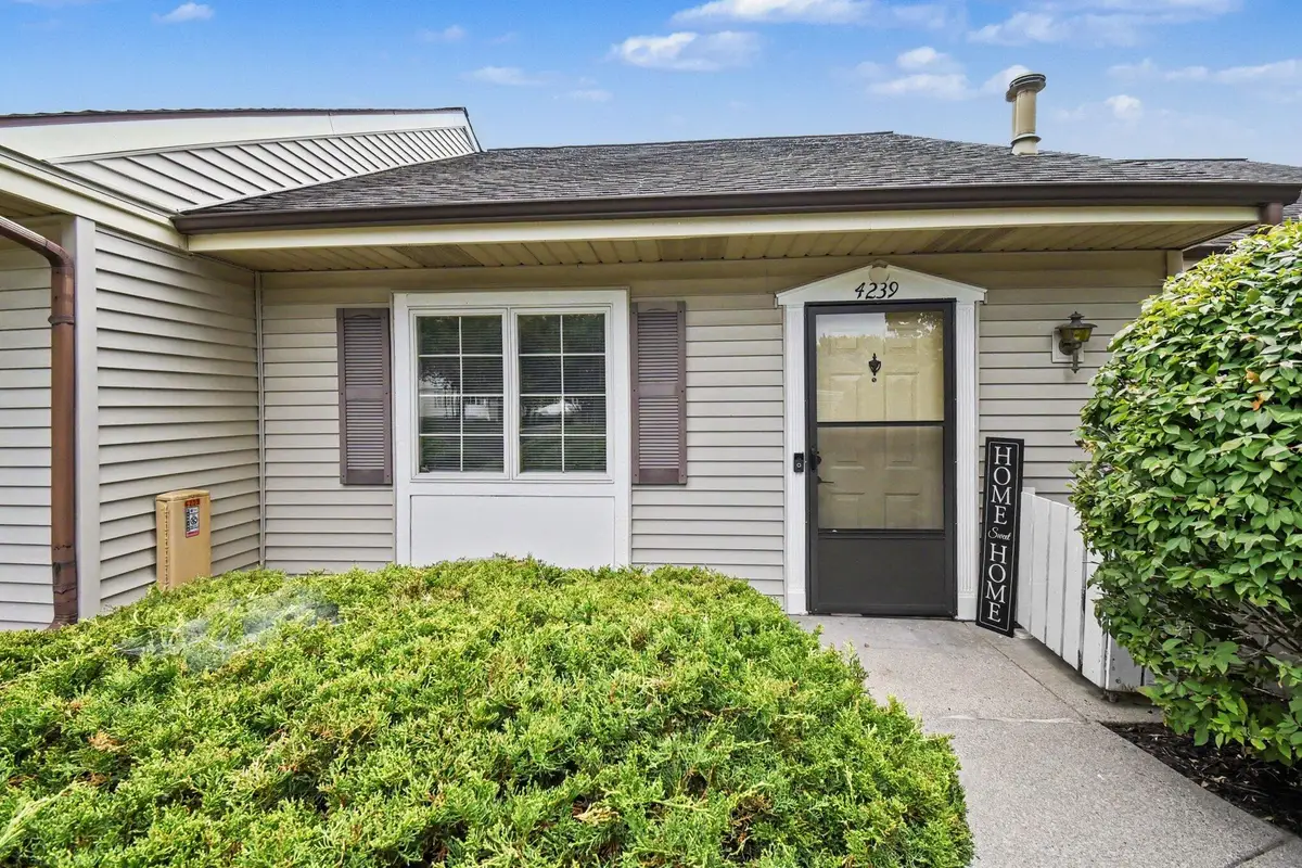 4239 Eastcastle Court Se, Grand Rapids, MI 49508 - #1