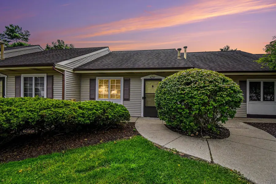 4239 Eastcastle Court Se, Grand Rapids, MI 49508 - #3