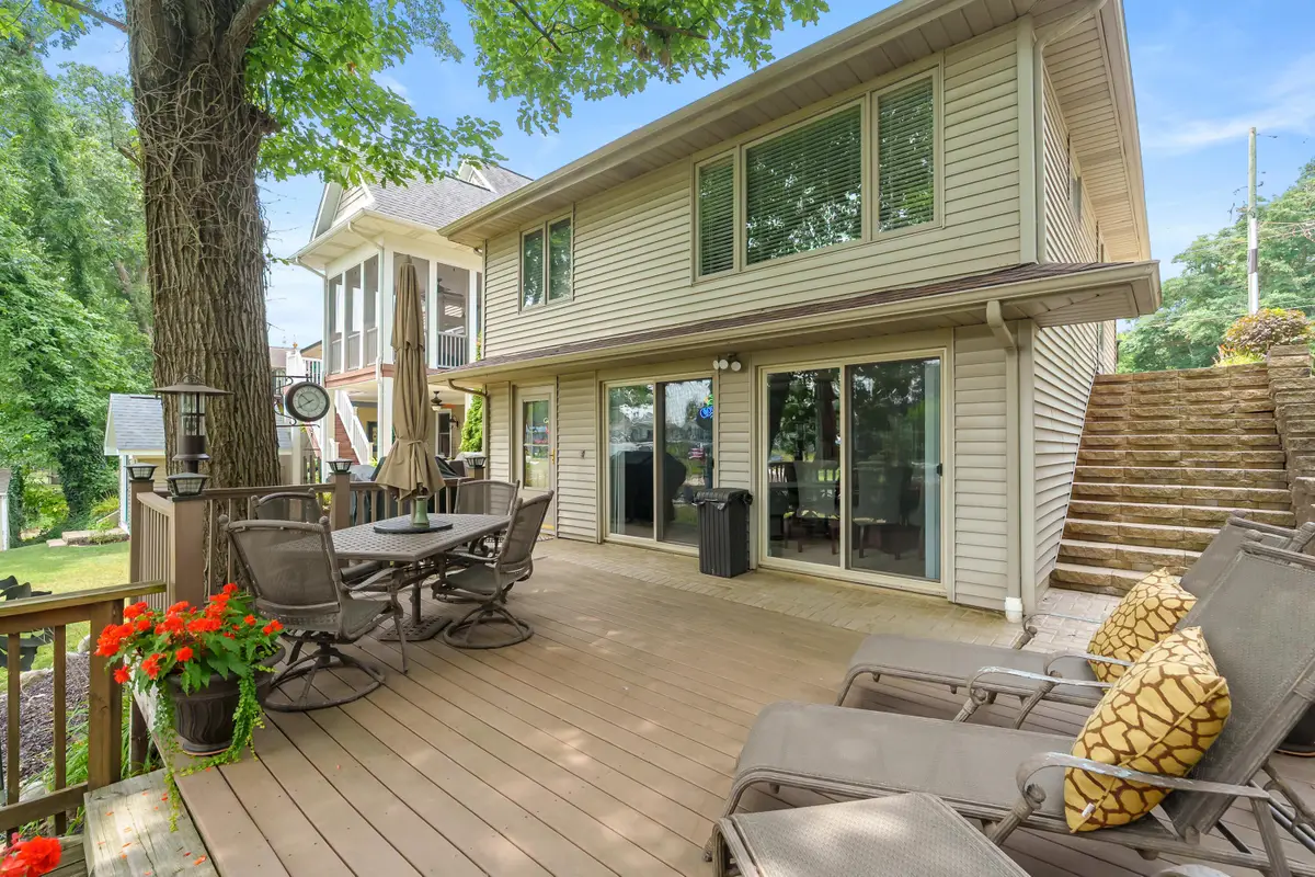 92709 Gravel Lake Drive, Lawton, MI 49065 - #1