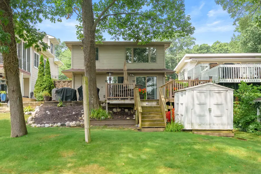 92709 Gravel Lake Drive, Lawton, MI 49065 - #2