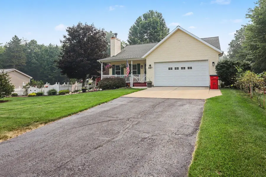 4887 W Jack Pine Drive, Grant, MI 49327 - #2