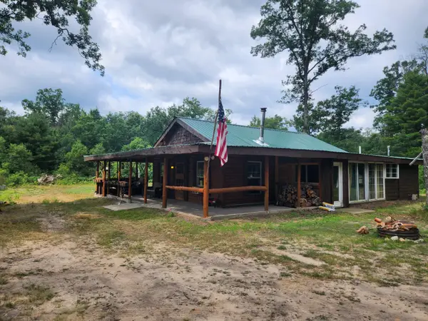 2833 E 40th Street, Idlewild, MI 49642