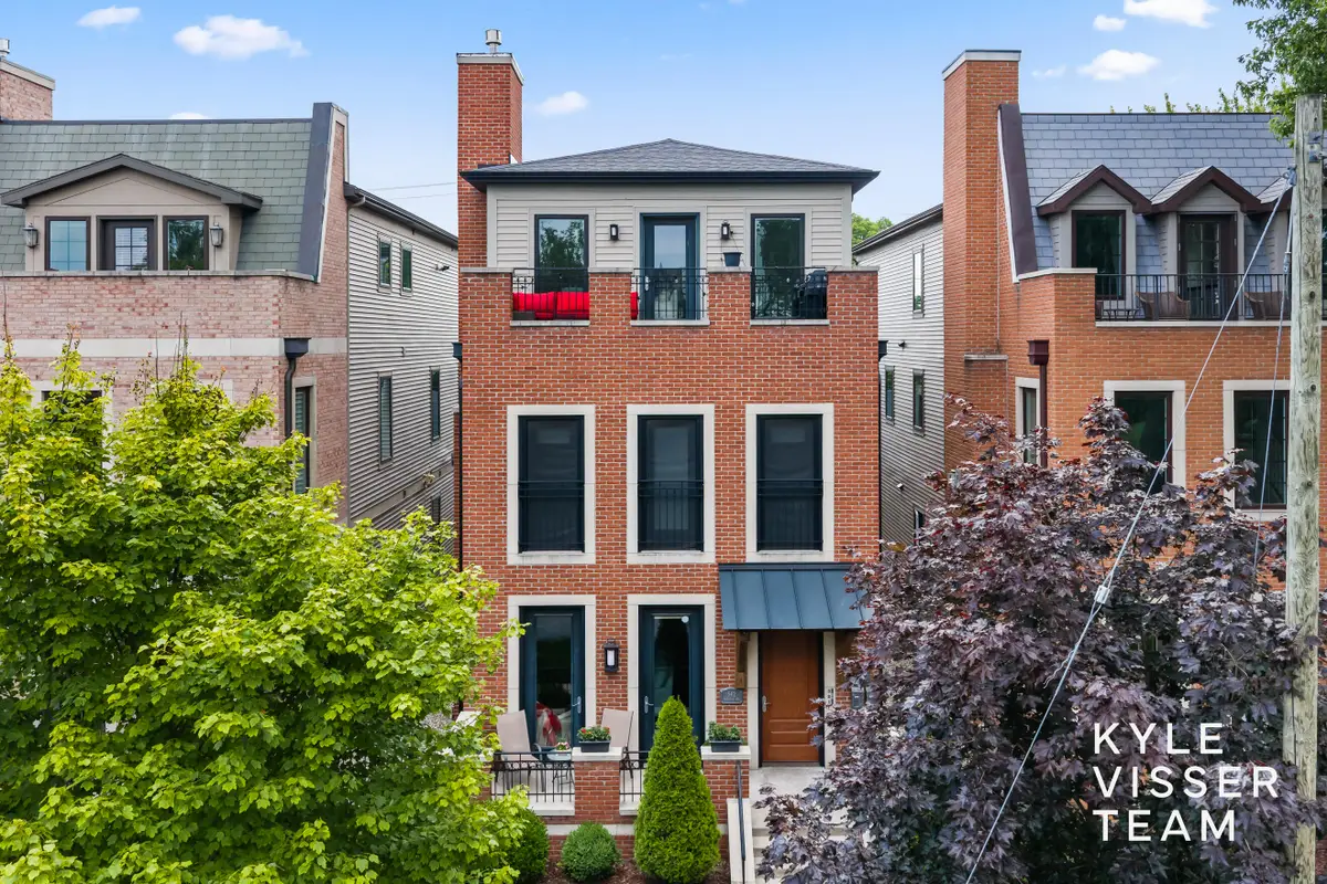 542 Fairview Avenue Ne #3, Grand Rapids, MI 49503 - #1