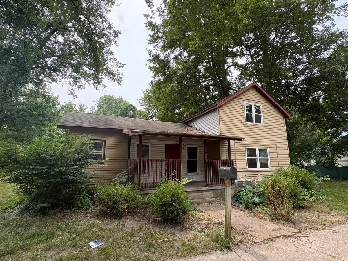 212 W South Street, Hartford, MI 49057 - #1