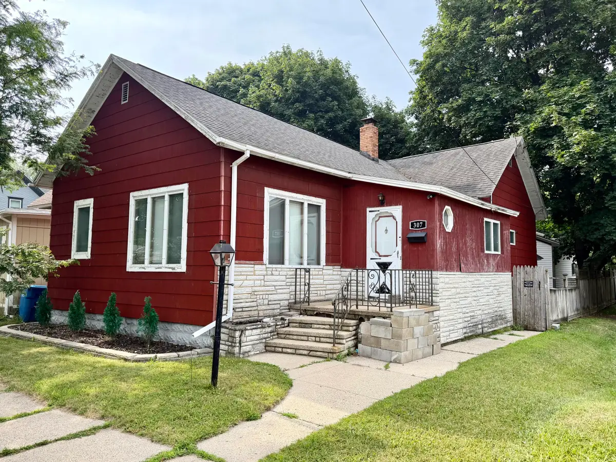 307 6th Street, Manistee, MI 49660 - #1
