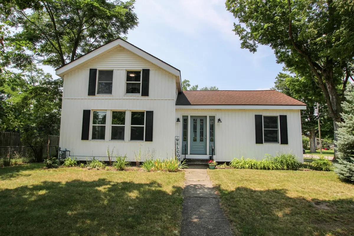422 Maple Street, Three Rivers, MI 49093 - #1