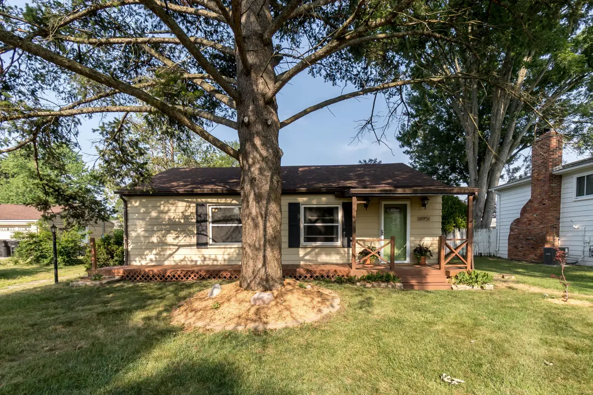 18951 Sunset Street, Livonia, MI 48152 - #1