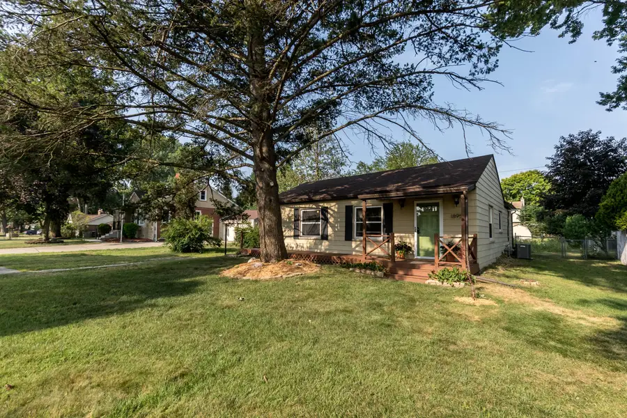 18951 Sunset Street, Livonia, MI 48152 - #3
