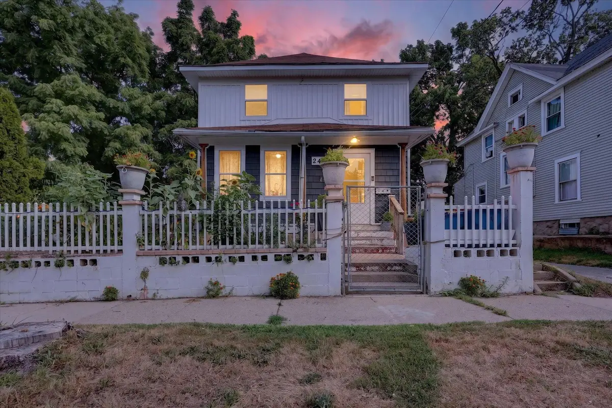 243 Delaware Street Se, Grand Rapids, MI 49507 - #1