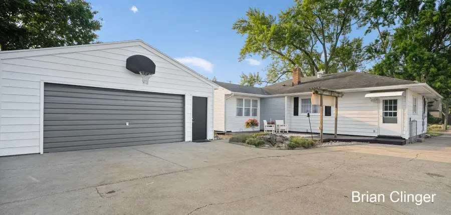 1061 Den Hertog Street Sw, Wyoming, MI 49509 - #2