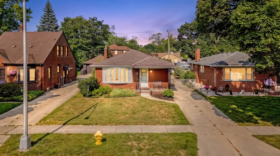 2910 Parkwood Street, Trenton, MI 48183 - #2