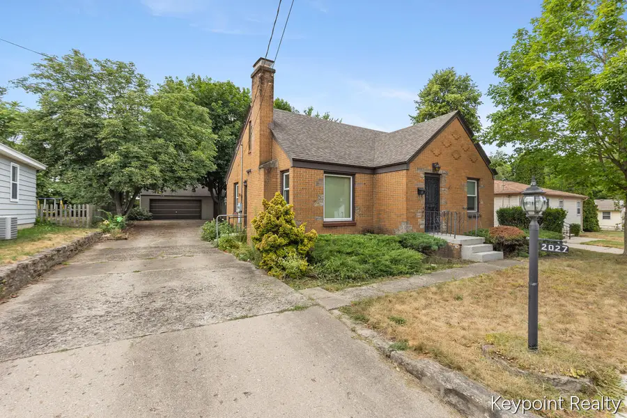 2027 Greenfield Avenue Sw, Wyoming, MI 49519 - #2