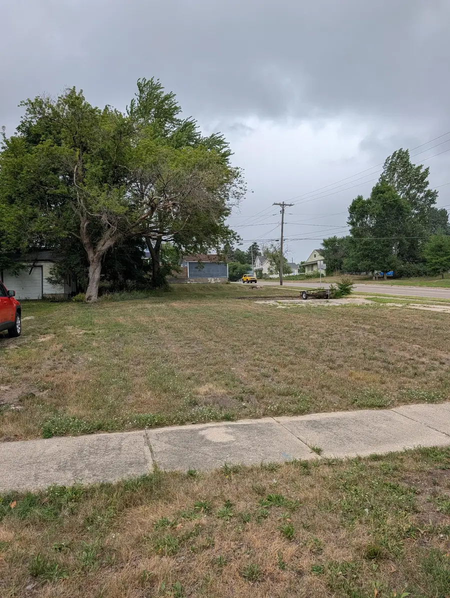 621 E Melendy Street, Ludington, MI 49431 - #3