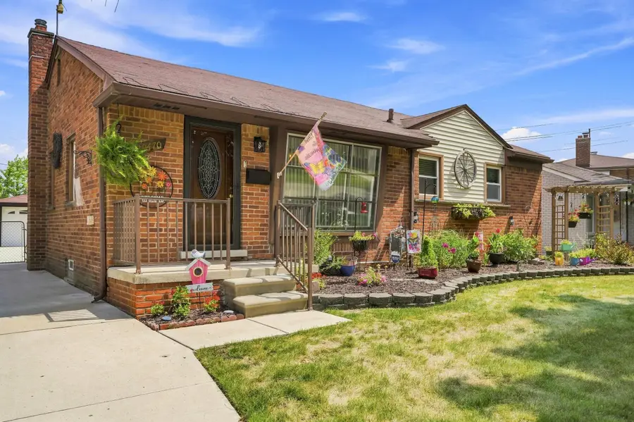 29470 Robert Drive, Livonia, MI 48150 - #2