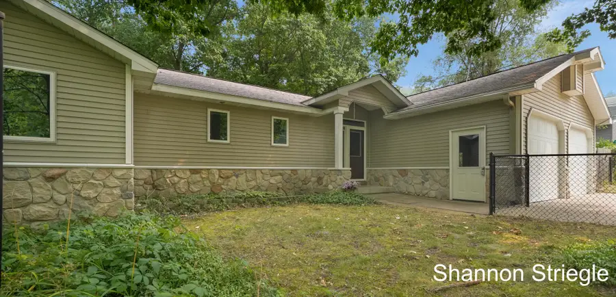 4864 Westshire Drive Nw, Comstock Park, MI 49321 - #3