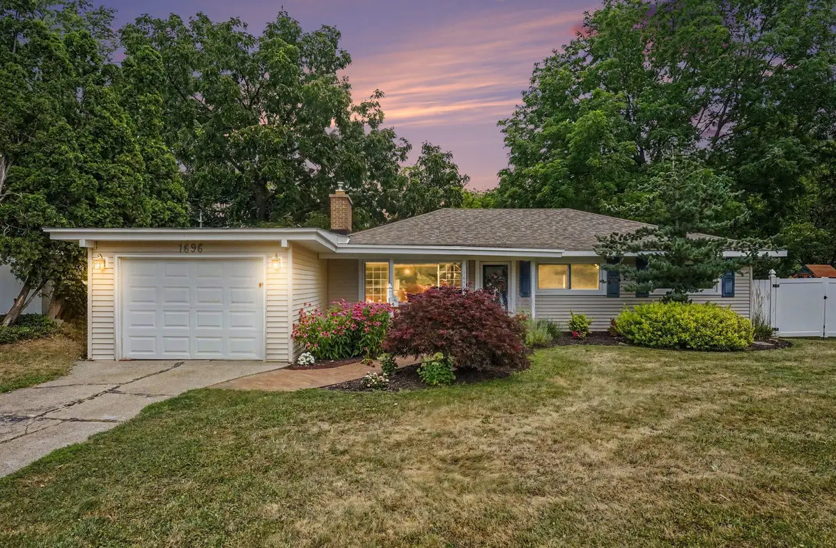 1696 Burke Avenue Ne, Grand Rapids, MI 49505 - #1